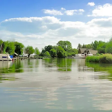 Hausboot Botel *
