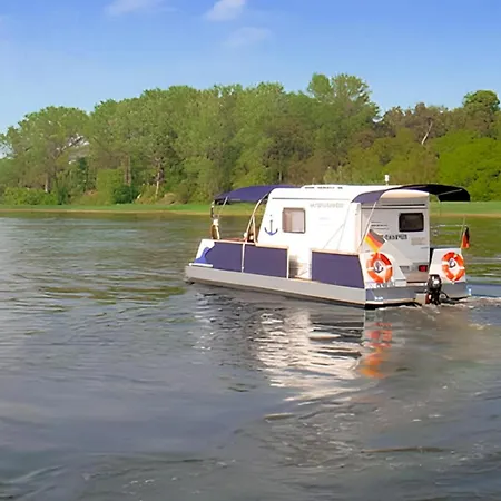 Botel Hausboot *